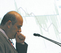 Federico Sturzenegger, titular del Banco Central, tuvo que cambiar de estrategia para frenar al dólar, sin poder bajar la tasa.