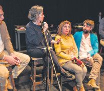 Agustín Berti, Gabriela Halac, Tomás Alzogaray Vanella, Liliana Vanella, junto al moderador Alejandro Dujovne. (Fuente: Gentileza Rodrigo Fierro) (Fuente: Gentileza Rodrigo Fierro) (Fuente: Gentileza Rodrigo Fierro)