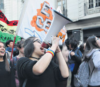 Estudiantes porteños, padres y docentes marcharon desde el Palacio Pizzurno hasta el Ministerio de Educación porteño. (Fuente: Guadalupe Lombardo) (Fuente: Guadalupe Lombardo) (Fuente: Guadalupe Lombardo)