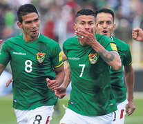 Juan Carlos Arce festeja el gol de Bolivia.