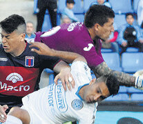 Lucha en el Gigante de Alberdi.