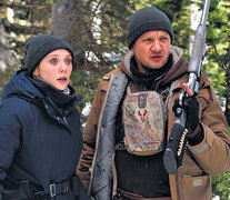 Olsen y Renner en un paisaje que funciona como alegoría de otros fríos y desolaciones.