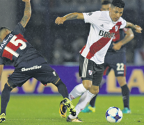 Enzo Pérez engancha en la mitad de la cancha. El volante mendocino fue convocado más tarde para el seleccionado argentino. (Fuente: DyN) (Fuente: DyN) (Fuente: DyN)