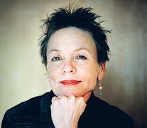 La polifacética y experimental Laurie Anderson actuará hoy en el Teatro Opera.