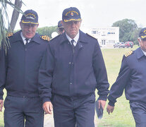 El jefe de la base naval de Mar del Plata, Gabriel González, informó sobre la falta de evidencia en las llamadas. (Fuente: Télam) (Fuente: Télam) (Fuente: Télam)