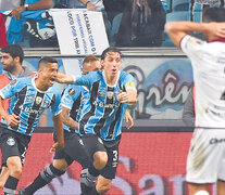 Cicero festeja el 1-0 en el minuto 82. Hasta ahí, Lanús había aguantado muy bien la presión de Gremio. (Fuente: AFP) (Fuente: AFP) (Fuente: AFP)