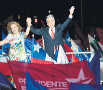 Sebastián Piñera celebró la victoria junto a su esposa Cecilia Morel. (Fuente: AFP) (Fuente: AFP) (Fuente: AFP)