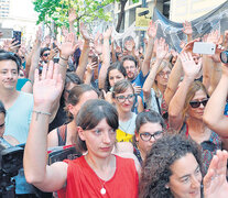 Una vigilia frente a la Legislatura de la Ciudad para defender los institutos docentes.