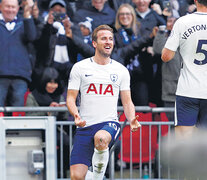 Kane se despachó con tres goles ante el Southampton dirigido por Mauricio Pellegrino. (Fuente: AFP) (Fuente: AFP) (Fuente: AFP)