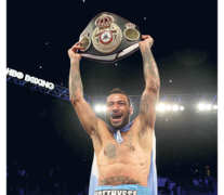 Lucas Matthysse, ganador tras noquear a Kiram, que debió ser hospitalizado. (Fuente: AFP) (Fuente: AFP) (Fuente: AFP)