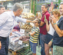 El presidente Mauricio Macri realizó ayer una recorrida por el Mercado Central. (Fuente: Télam) (Fuente: Télam) (Fuente: Télam)