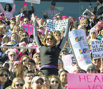 Miles de mujeres convocadas en el estadio Sam Boyd, en Las Vegas. (Fuente: AFP) (Fuente: AFP) (Fuente: AFP)