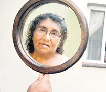 Emiliana dejó la paz en busca de trabajo y una vivienda digna y hoy vive en mataderos con otras doce familias bolivianas.