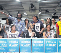 Los dirigentes sindicales, ayer, en la sede de UTE. (Fuente: Bernardino Avila) (Fuente: Bernardino Avila) (Fuente: Bernardino Avila)