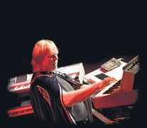 Wakeman, famoso por Yes, lleva grabados 96 discos.