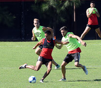 El rojinegro se presenta con la vuelta de Víctor Figueroa. (Fuente: Sebastián Granata) (Fuente: Sebastián Granata) (Fuente: Sebastián Granata)