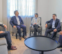 Alberto Abad seguirá al frente de la AFIP hasta fin de este mes. Ayer se reunió con el presidente Mauricio Macri y su equipo.