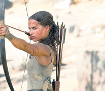 A Alicia Vikander le falta bastante para tomar las armas.