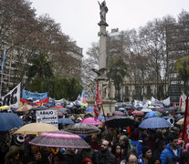 Miles de rosarinos coparon la plaza de las Madres. (Fuente: Andres Macera) (Fuente: Andres Macera) (Fuente: Andres Macera)