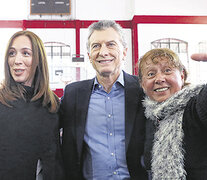 María Eugenia Vidal y Mauricio Macri se mostraron ayer en un acto de tono festivo en Quilmes. (Fuente: NA) (Fuente: NA) (Fuente: NA)