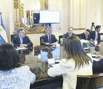 Mauricio Macri, en la reunión con gobernadores para la firma del Pacto Fiscal, que ahora las provincias dicen que fue incumplido.