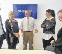 Felipe Solá junto a su equipo (Trotta, Novick, Hecker y Bocco), en su presentación en la UMET. (Fuente: Sandra Cartasso) (Fuente: Sandra Cartasso) (Fuente: Sandra Cartasso)