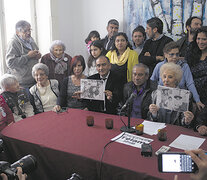 En la conferencia de prensa realizada en Abuelas de Plaza de Mayo estuvieron Ismael y Camilo y su tío Ramón. (Fuente: Kala Moreno Parra) (Fuente: Kala Moreno Parra) (Fuente: Kala Moreno Parra)