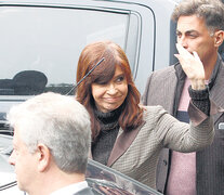 Cristina Kirchner fue saludada por militantes a la salida de su casa y a la llegada a Tribunales. (Fuente: Bernardino Avila) (Fuente: Bernardino Avila) (Fuente: Bernardino Avila)