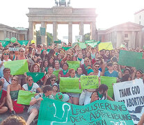 En Berlín, juntada en la Puerta de Brandeburgo.