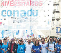 Los profesores realizaron una huelga durante toda la semana pasada.