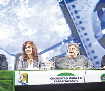 Mario Manrique, Cristina Kirchner, Ricardo Pignanelli y Vanesa Siley en el encuentro del Smata.