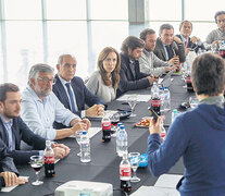 María Eugenia Vidal encabezó ayer la reunión de gabinete bonaerense en La Plata.