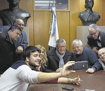 José Luis Gioja se quejó de que encontró todo “lleno de mugre” en la vuelta a la sede de la calle Matheu. (Fuente: NA) (Fuente: NA) (Fuente: NA)