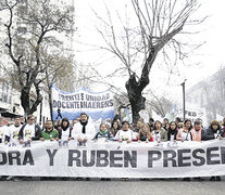 Los docentes marcharon desde la Plaza Moreno a la Dirección General de Cultura y Escuelas. (Fuente: NA) (Fuente: NA) (Fuente: NA)