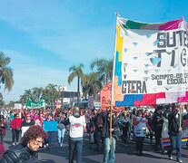 La marcha en Tigre recorrió casi un kilómetro hasta el Consejo Escolar, donde realizaron un acto.