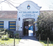 La escuela 140 Almirante Guillermo Brown, de Villa Luzuriaga, en La Matanza.