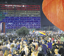 Decenas de miles de personas se manifestaban ayer en Tel Aviv en contra del estado religioso.