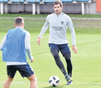 Fernando Gago repetiría la titularidad que recuperó ante Huracán.