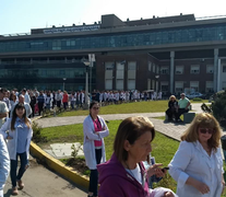 Las marchas de silencio en el Hospital Posadas se repetirán periódicamente.