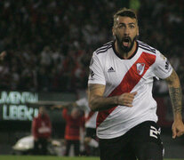 Pratto festeja el primer gol de la noche, luego de una gran jugada colectiva. (Fuente: Alejandro Leiva) (Fuente: Alejandro Leiva) (Fuente: Alejandro Leiva)