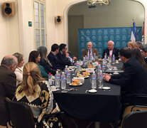 El encuentro, a puertas cerradas, se realizó en la sede del Coleio de Magistrados.