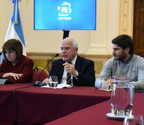 Bullrich con Lifschitz y Pullaro en la conferencia que dieron ayer en Rosario