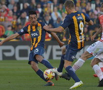 Camacho asociado con Ruben para el primer gol de Central que llegó en un momento impensado. (Fuente: Sebastián Granata) (Fuente: Sebastián Granata) (Fuente: Sebastián Granata)