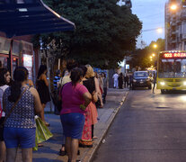 El Observatorio Social del Transporte midió esperas nocturnas de hasta seis horas en algunas líneas.