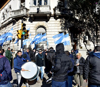 Empleados de Comercio pidió la intervención del Colegio.