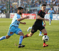 Luis Leal usó su oficio, y en una pared con Figueroa abrió el marcador y el partido. (Fuente: Crédito de foto: Prensa) (Fuente: Crédito de foto: Prensa) (Fuente: Crédito de foto: Prensa)