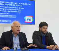 El gobernador Lifschitz y el ministro Pullaro, en conferencia de prensa.