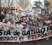 “Yo marcho contra el gatillo fácil”, es el lema que se propuso este año desde la Multisectorial. (Fuente: Archivo Rosario/12) (Fuente: Archivo Rosario/12) (Fuente: Archivo Rosario/12)