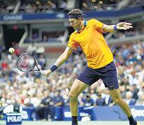 Del Potro devuelve de revés en uno de los pasajes del partido jugado en el Arthur Ashe neoyorquino. (Fuente: EFE) (Fuente: EFE) (Fuente: EFE)