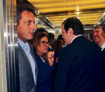 Sergio Massa, Graciela Camaño, el gobernador Zamora y Miguel Pichetto en el ascensor del CFI.